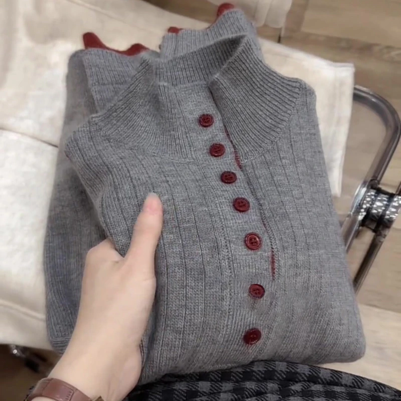 胖mm宽松减龄巨显瘦上衣立领纽扣毛衣秋冬慵懒风休闲撞色针织衫女