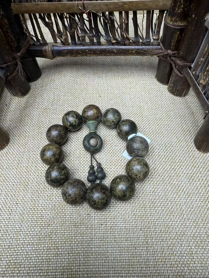 A44龙二文玩成品木串