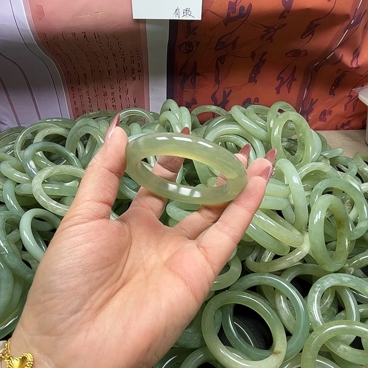 皮***啾蛇纹石玉未镶嵌手镯
