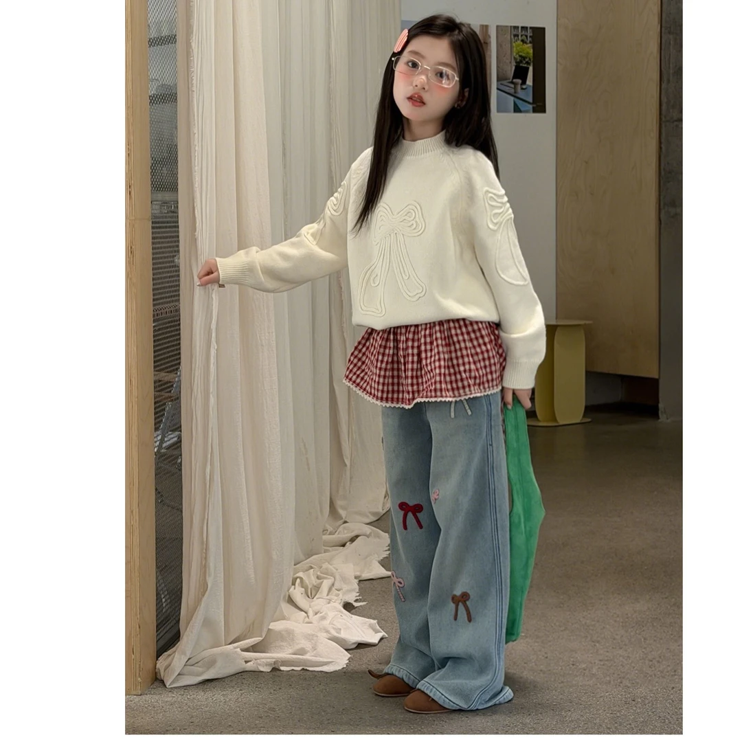 实体店版~女大童米色毛衣+浅色刺绣牛仔裤