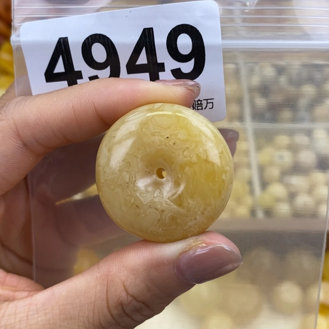 未镶嵌蜜蜡珠宝奇石32.4 厚14.3