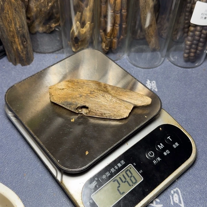 木老*海南老白棋沉水浮老料24克