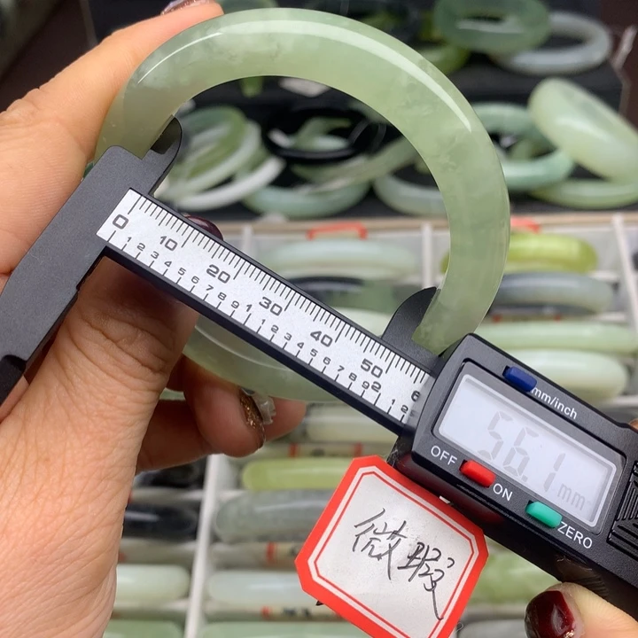 蛇纹石玉未镶嵌手镯959