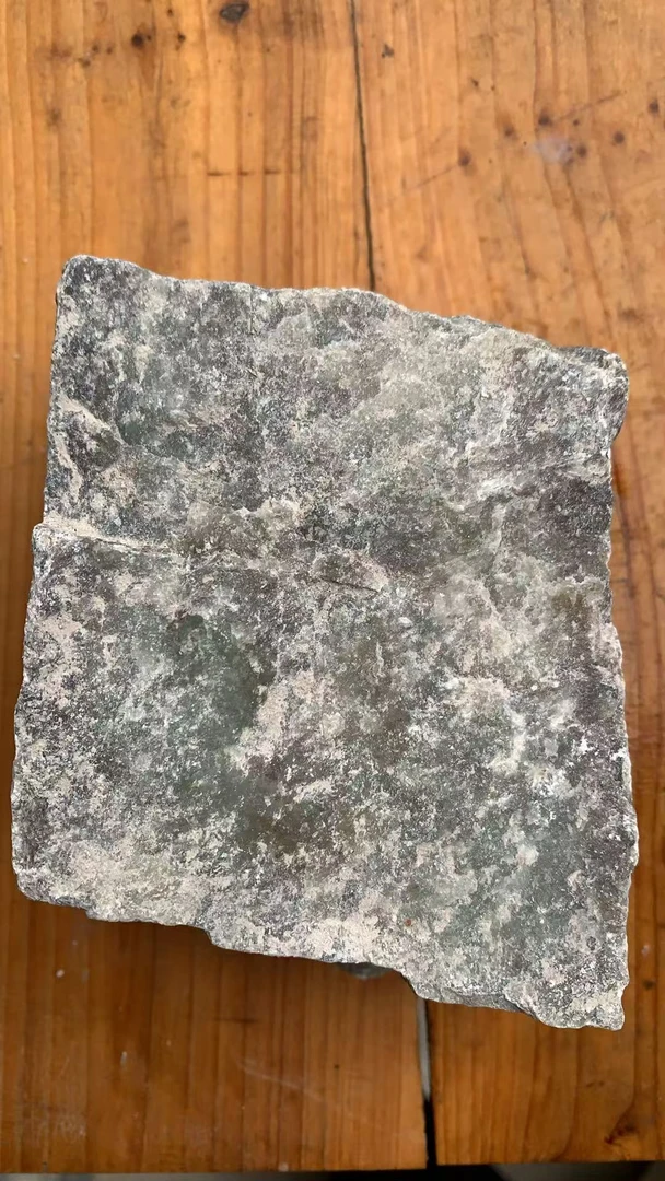纯天然新疆且末原石