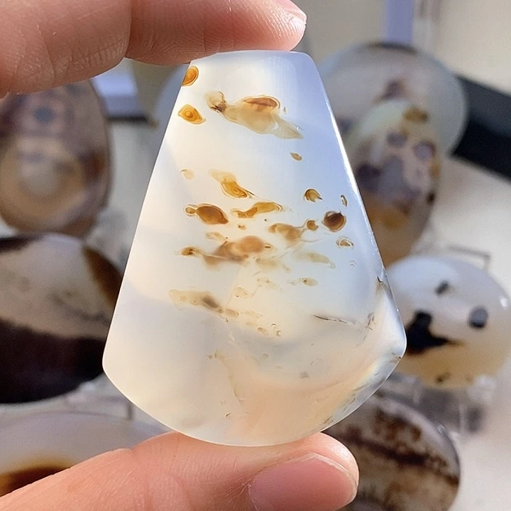 玛瑙/玉髓颈饰未镶嵌