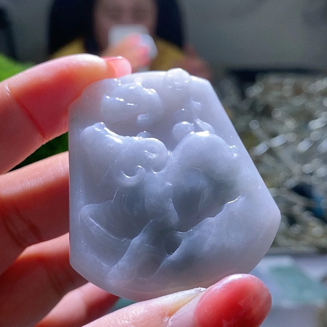 【闪购商品】翡翠未镶嵌颈饰牛