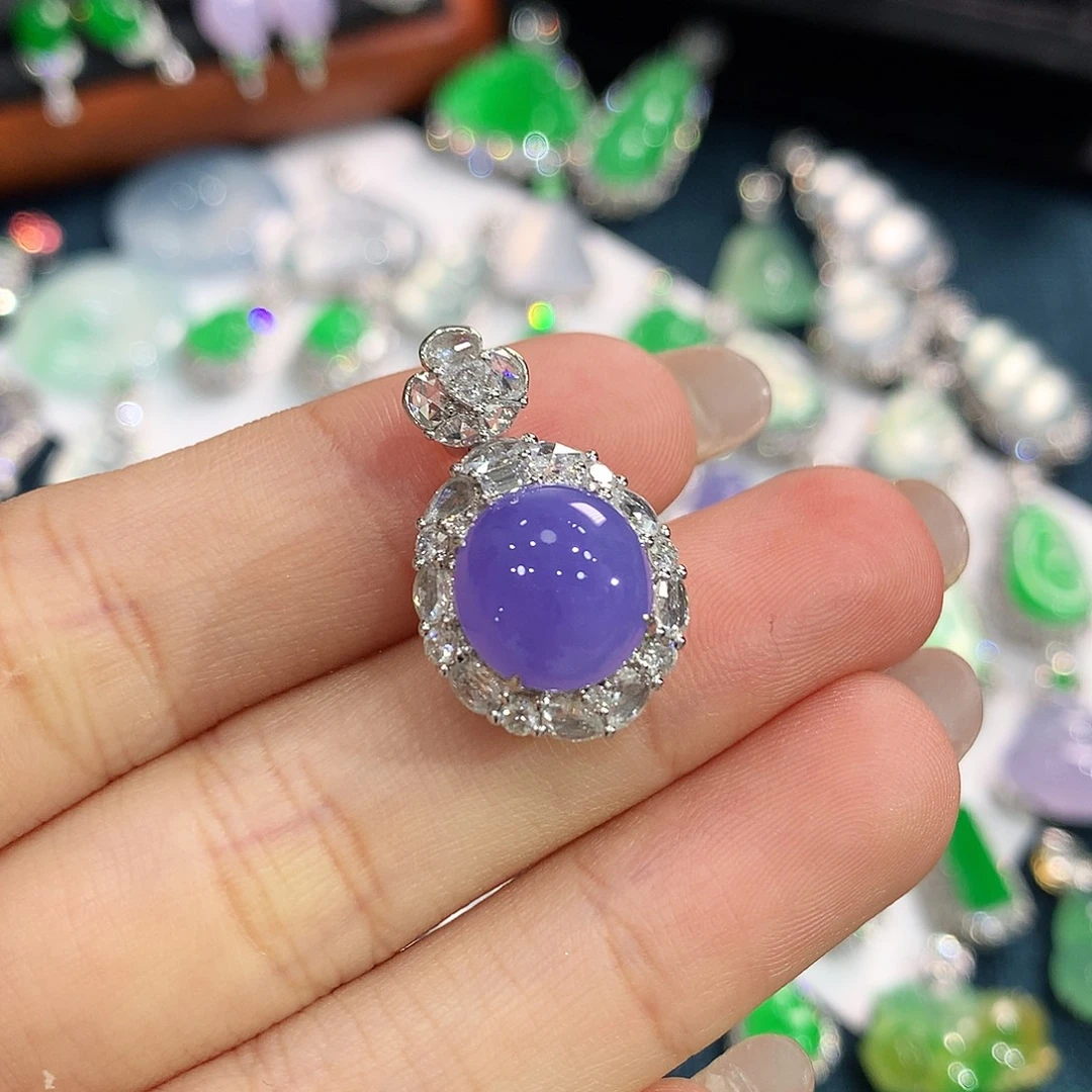 翡翠18K金镶嵌颈饰