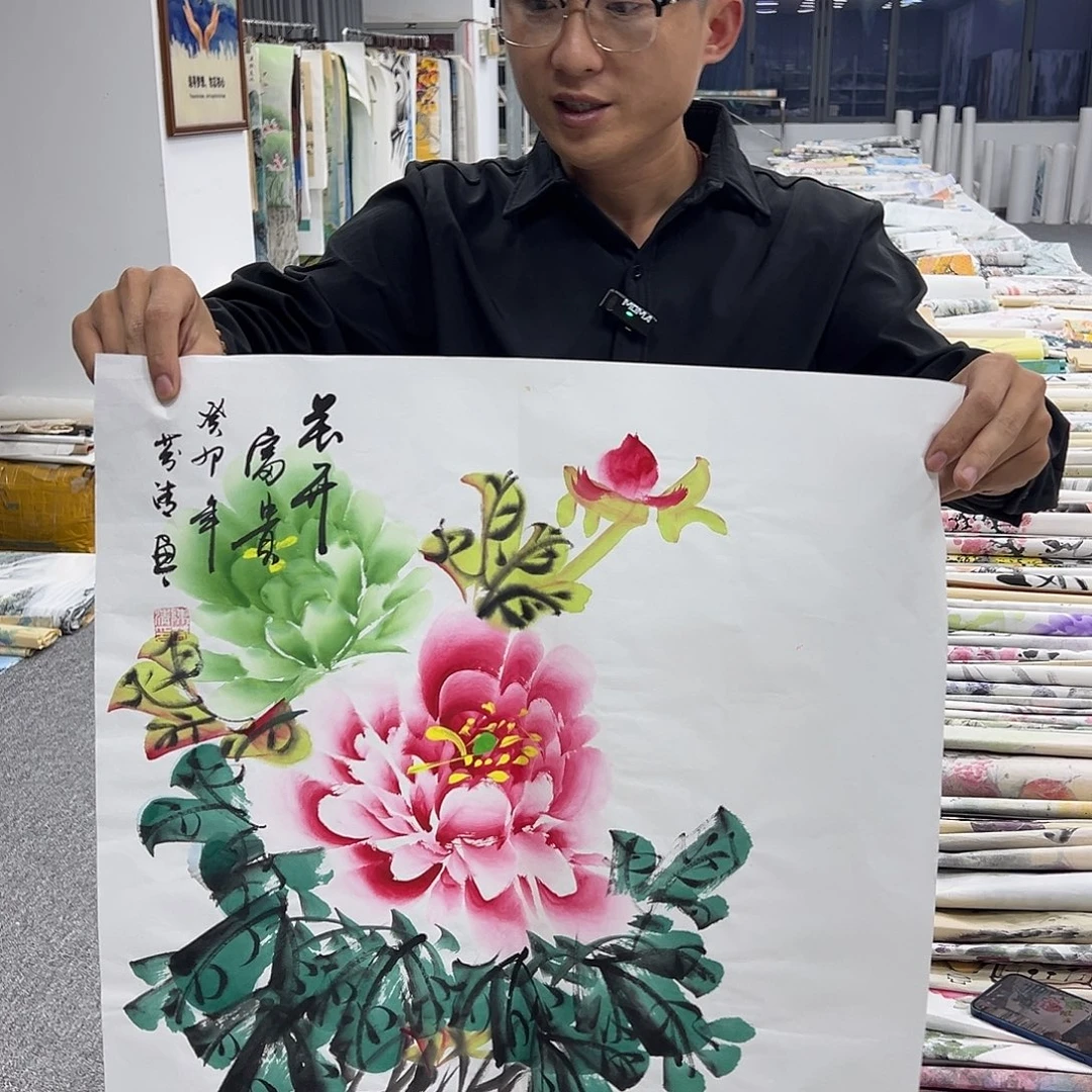 国画卖字画的小男孩