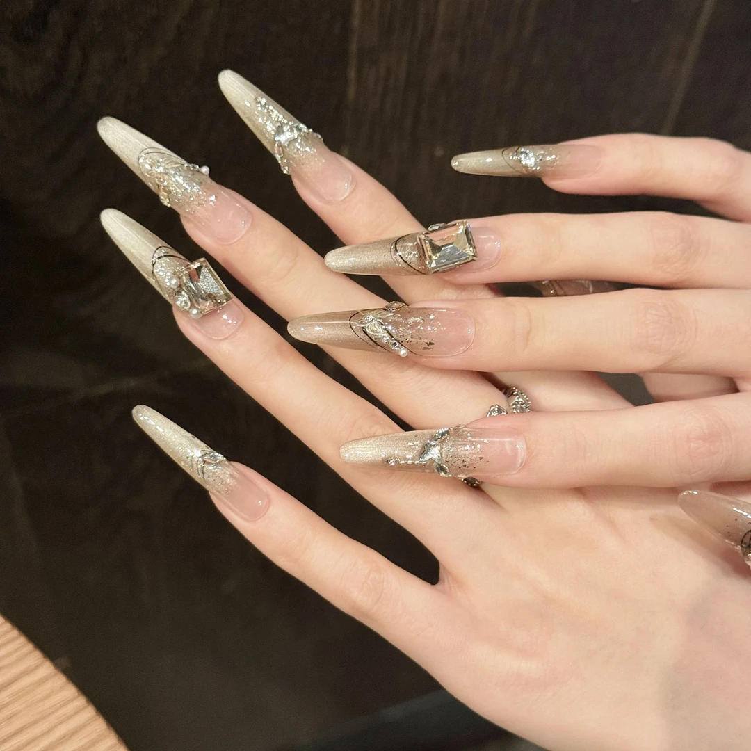 【暗金美拉德】裸色千金高级感秋冬猫眼冰透碎钻高级感手工穿戴甲