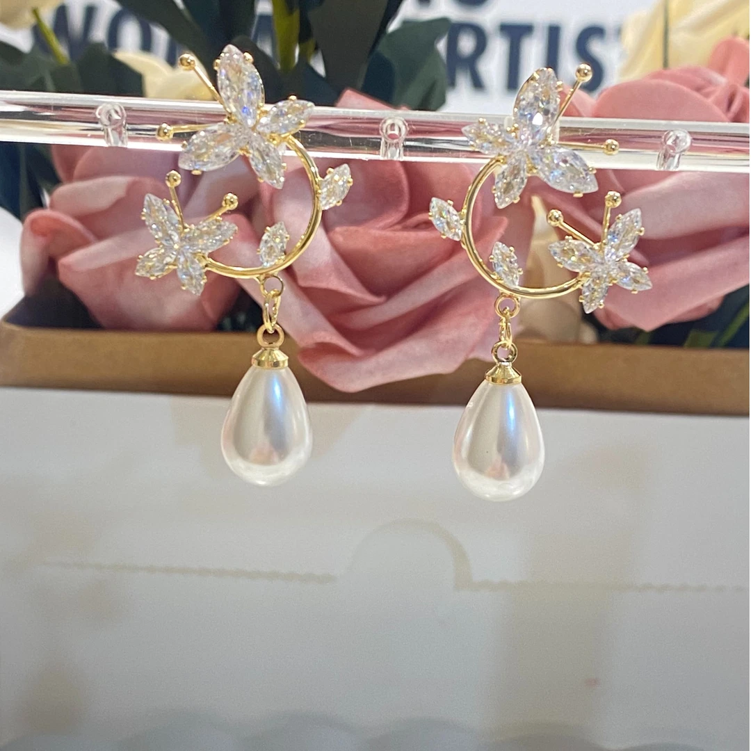 铜合金合成锆石耳饰 蝴蝶气质时尚百搭法式轻奢超仙精致耳环