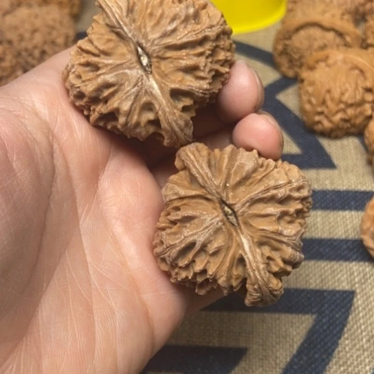 吊坠文玩核桃南疆
