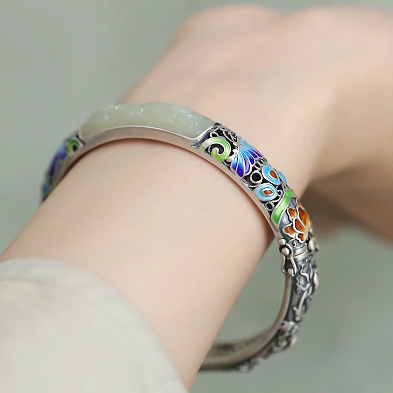 一禅兄>S925银复古烧蓝蝴蝶和田玉雕刻手镯侧边卡扣内直径约6cm