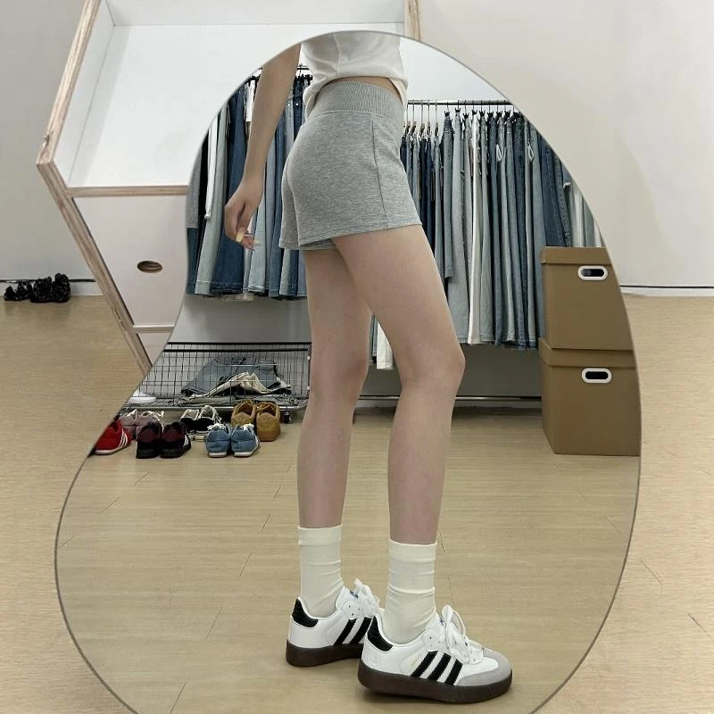 雪千羽辣妹风休闲短裤女夏季新款高腰显瘦梨形身材外穿运动热裤子