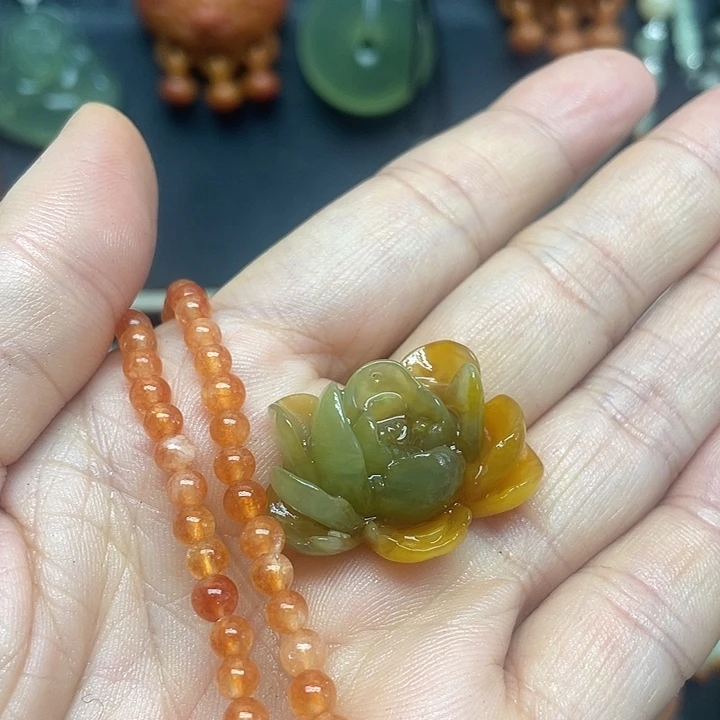 未镶嵌蛇纹石玉颈饰