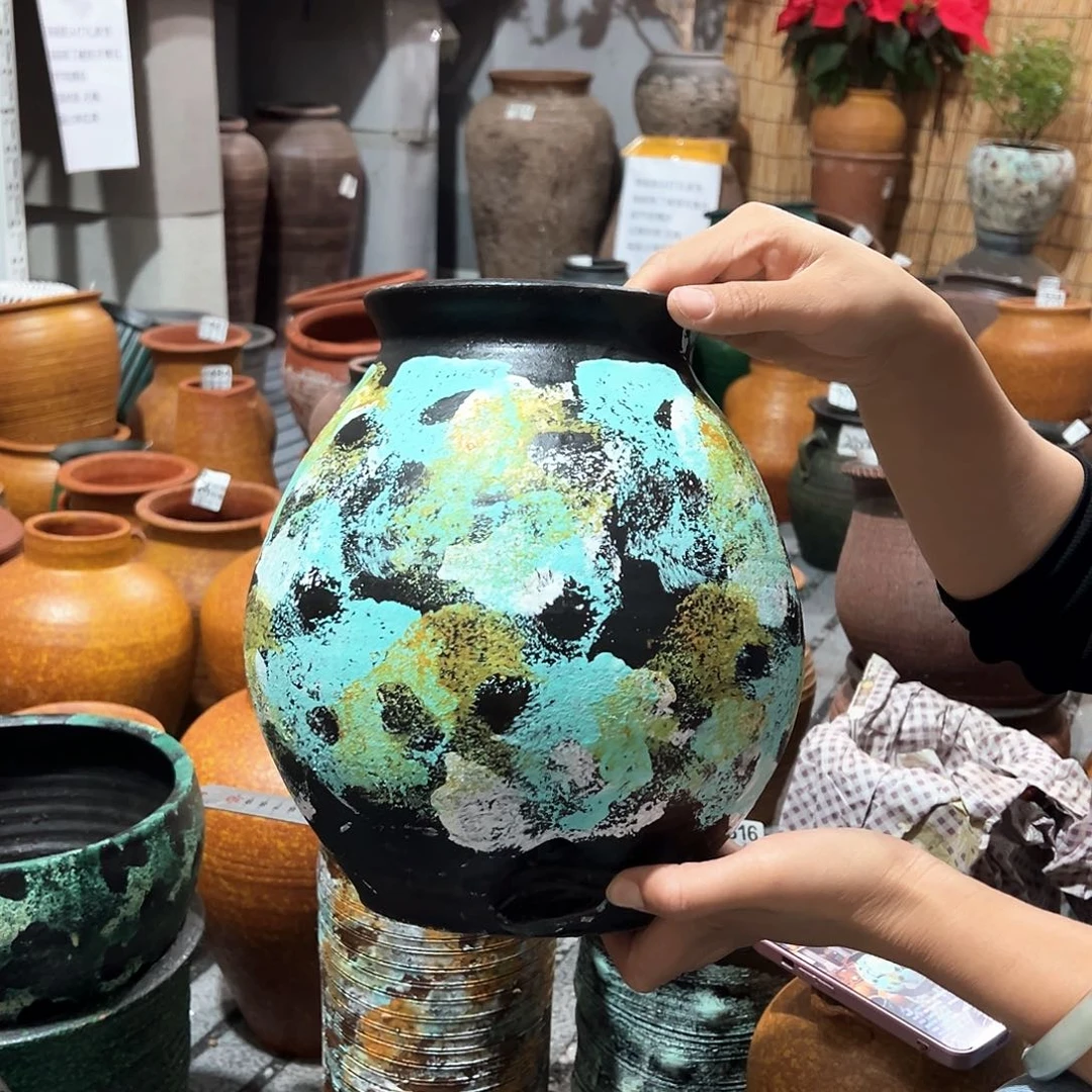 瑕疵彩绘坛子有孔585