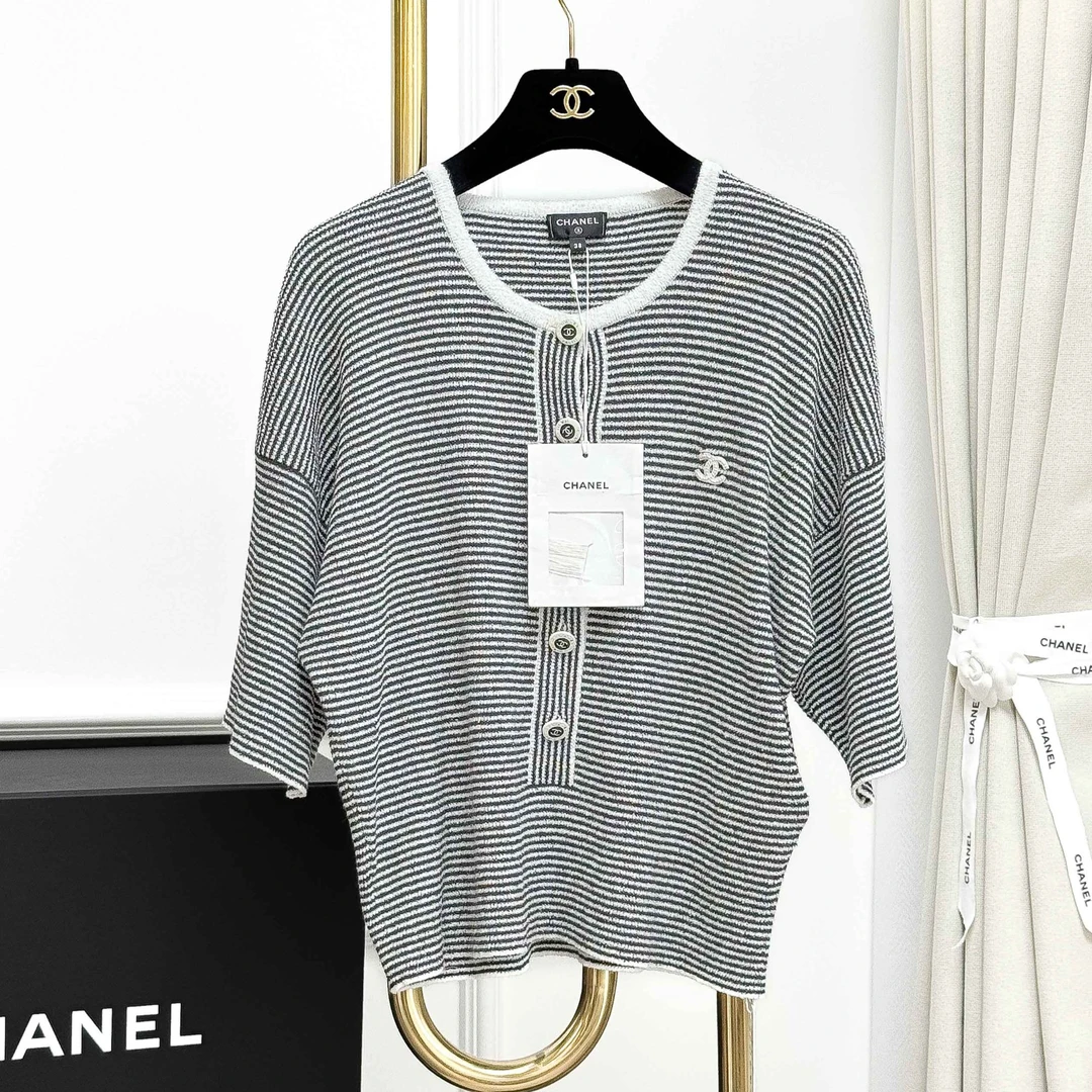 99新 Chanel/香奈儿 38码23C黑白条纹双C短袖上衣