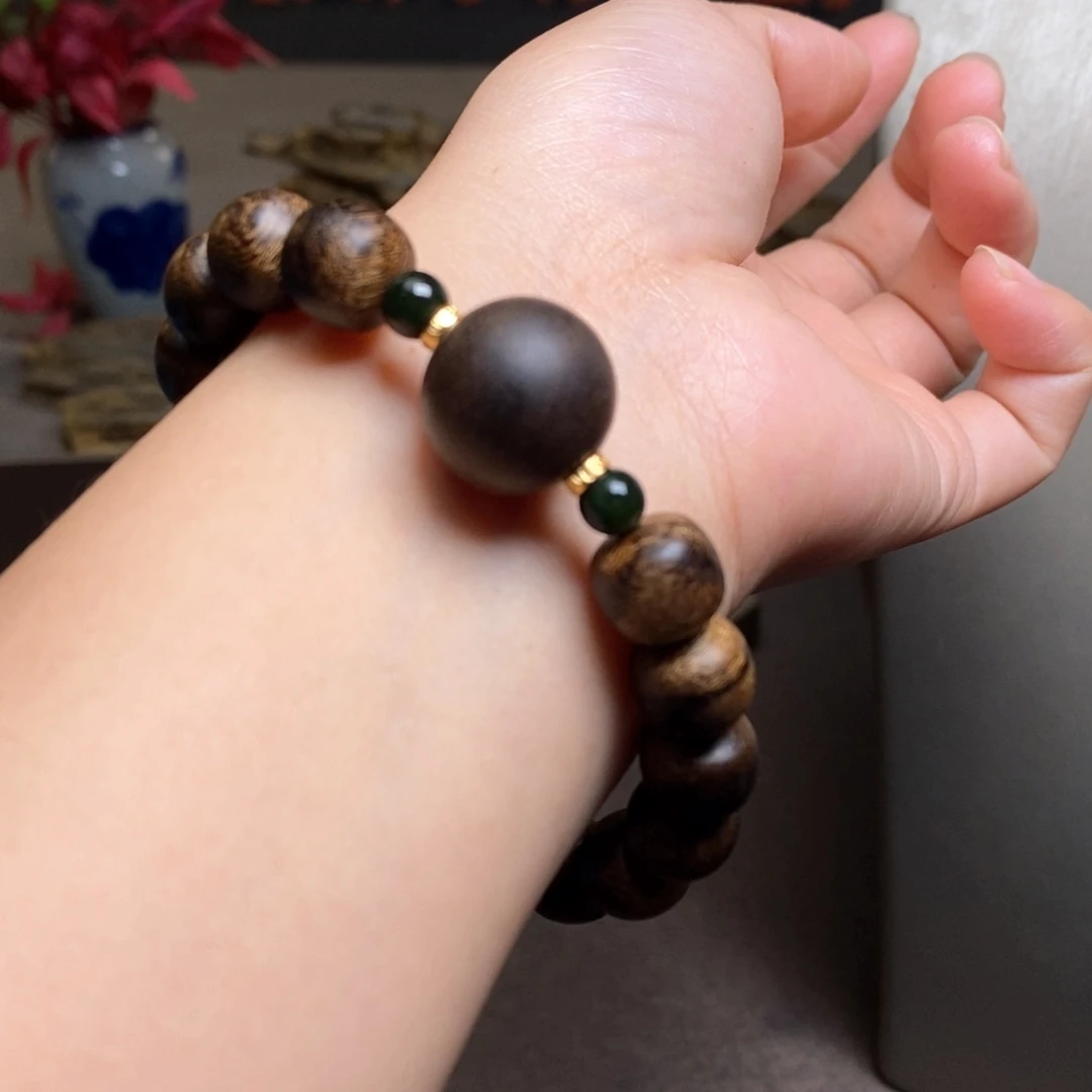 沉香手串越南芽庄瘤疤白棋楠1.0➕绿棋瘤疤1.5设计