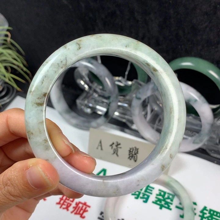 翡翠未镶嵌手镯30号。60.2圈