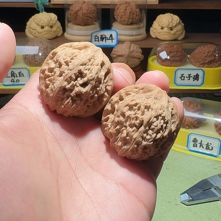 文玩核桃吊坠全品39牡丹纹（头货）