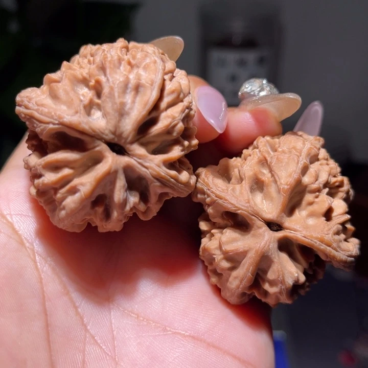 吊坠桃核         43