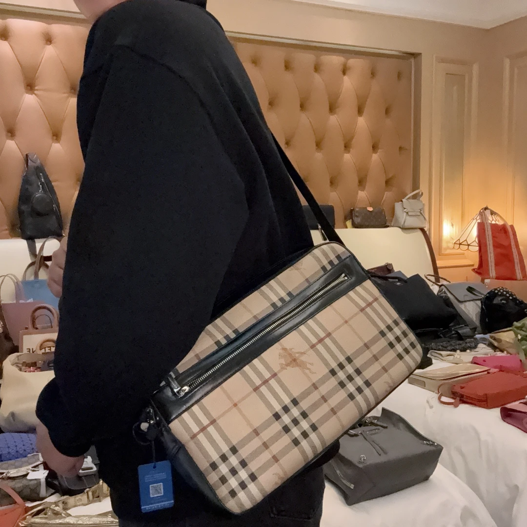 95新 BURBERRY/博柏利 【冰】战马相机包