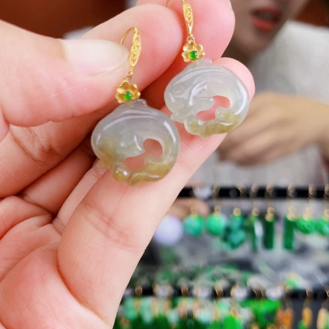 翡翠18K金镶嵌耳饰