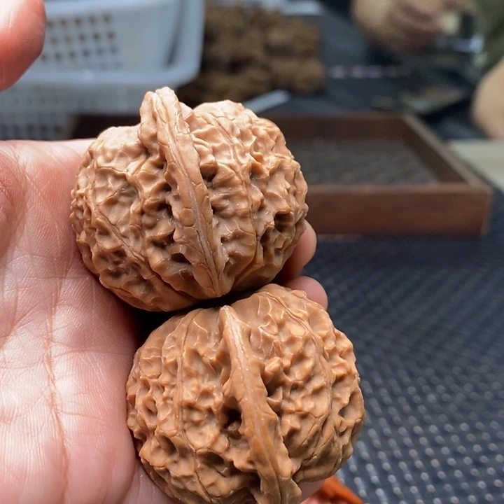 文玩核桃把件女娲石46尺