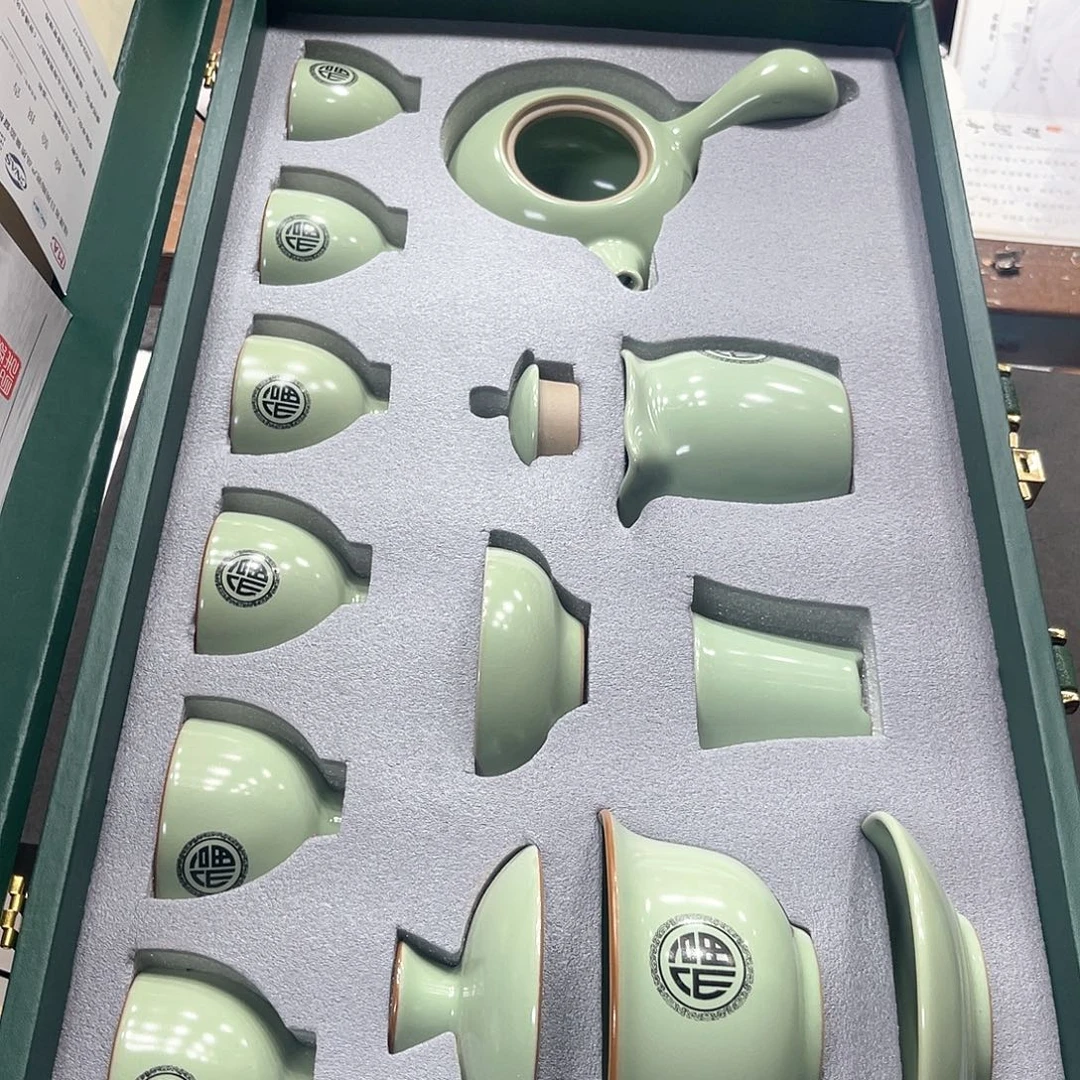 孤品茶具套装等。