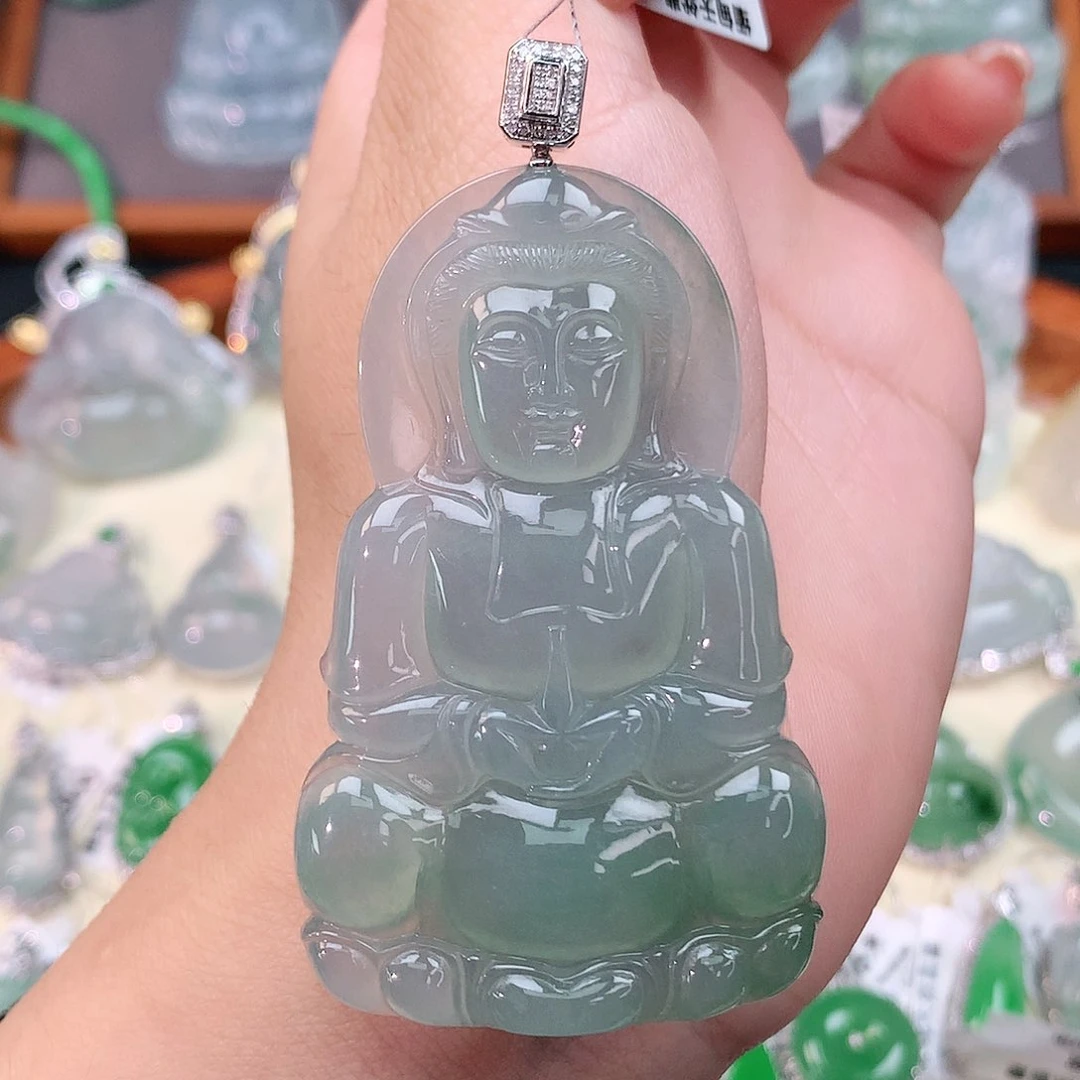 颈饰18K金镶嵌翡翠观音