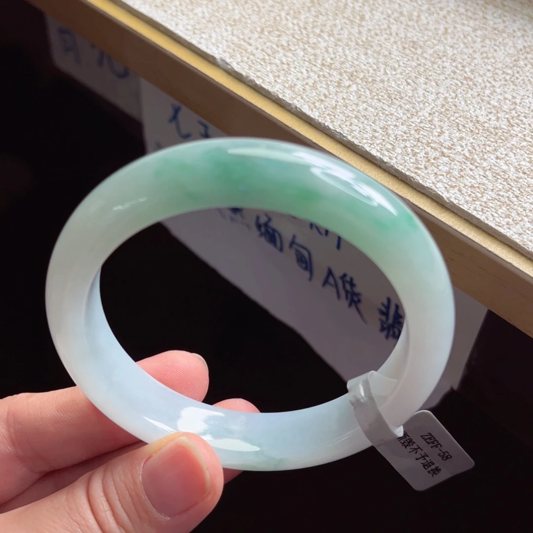 翡翠未镶嵌手镯手镯