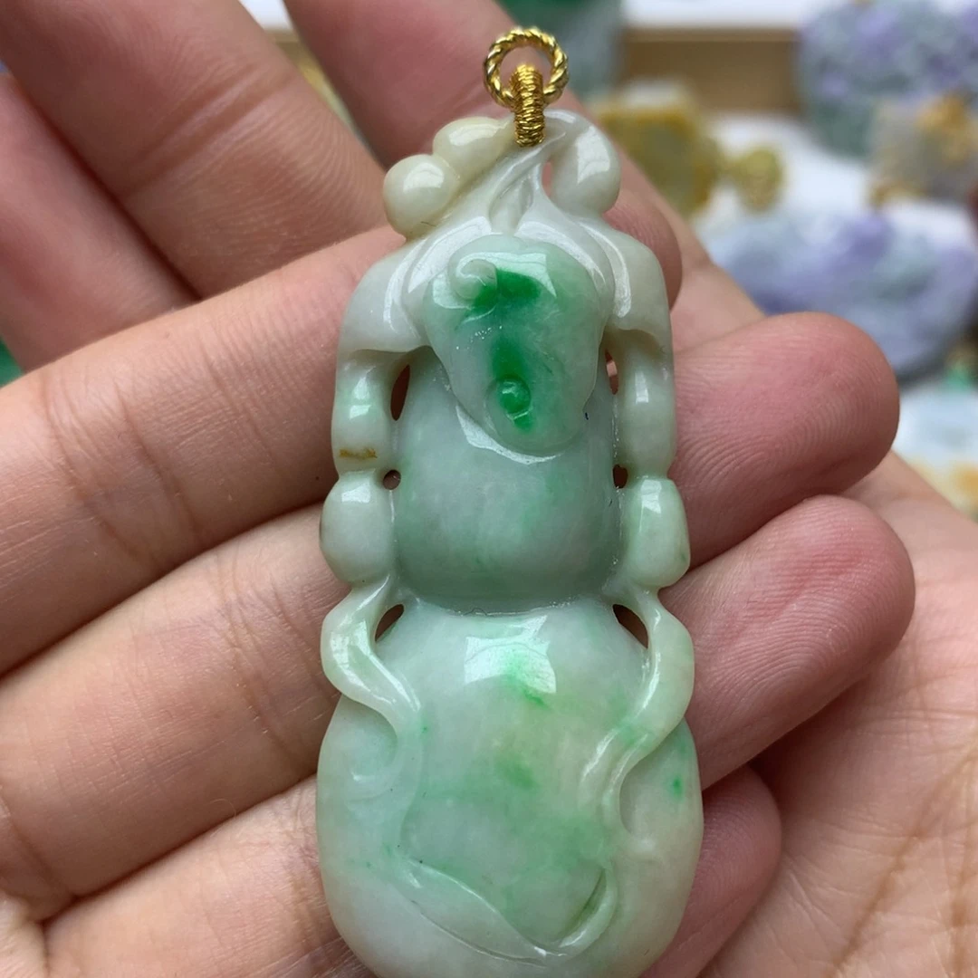 翡翠颈饰未镶嵌翡翠