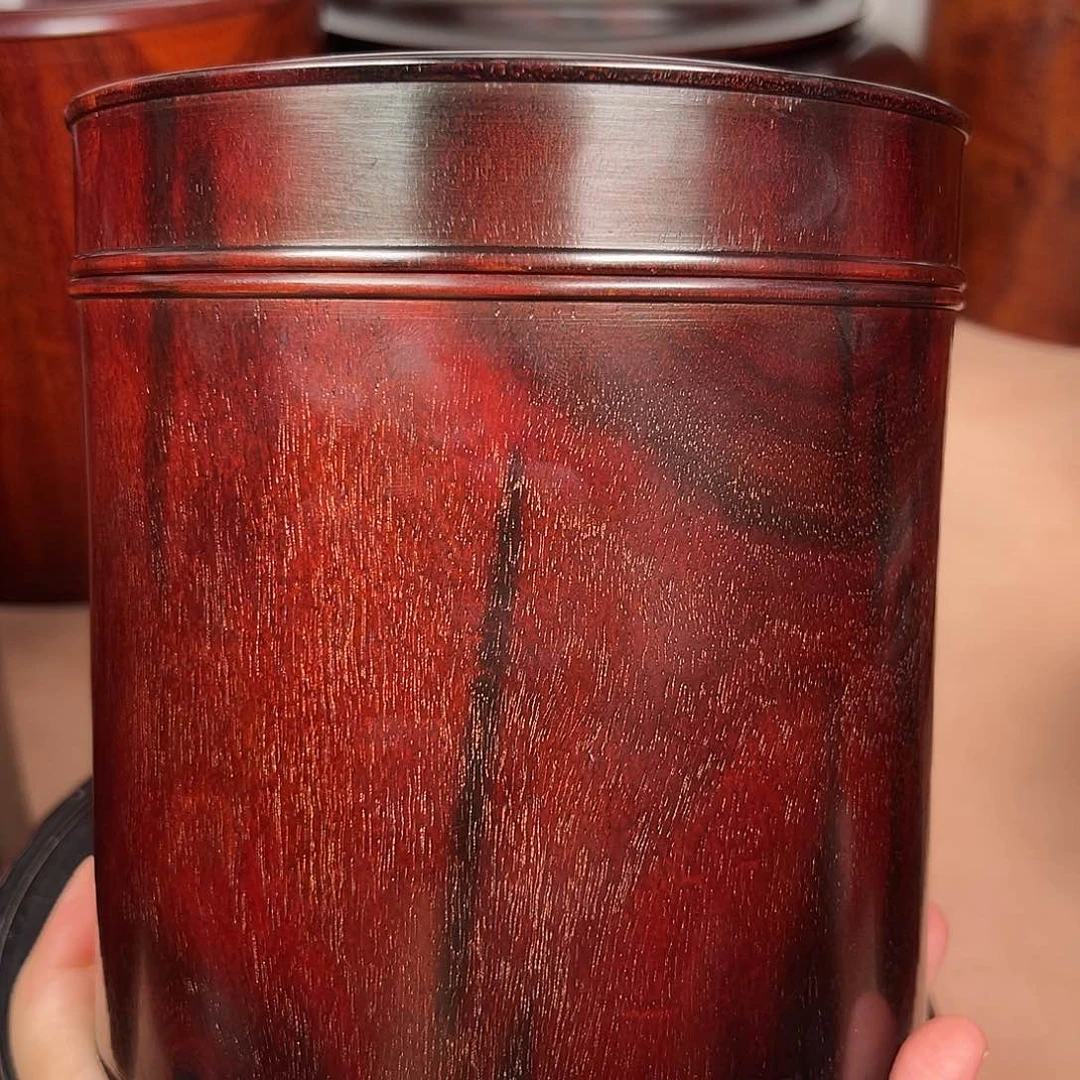 稳***的檀香木小叶紫檀茶叶罐