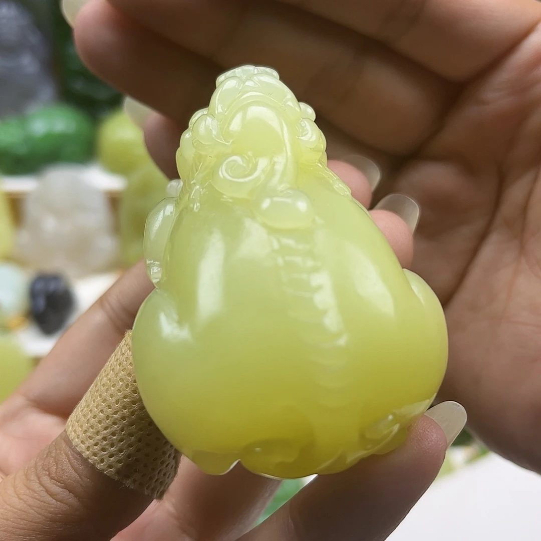 和田玉未镶嵌颈饰手把