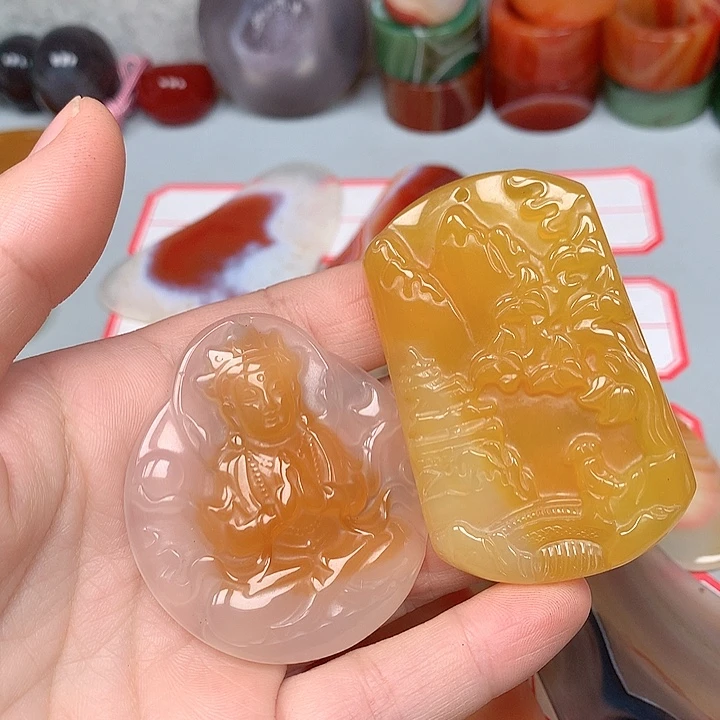 恒***君未镶嵌颈饰玛瑙/玉髓