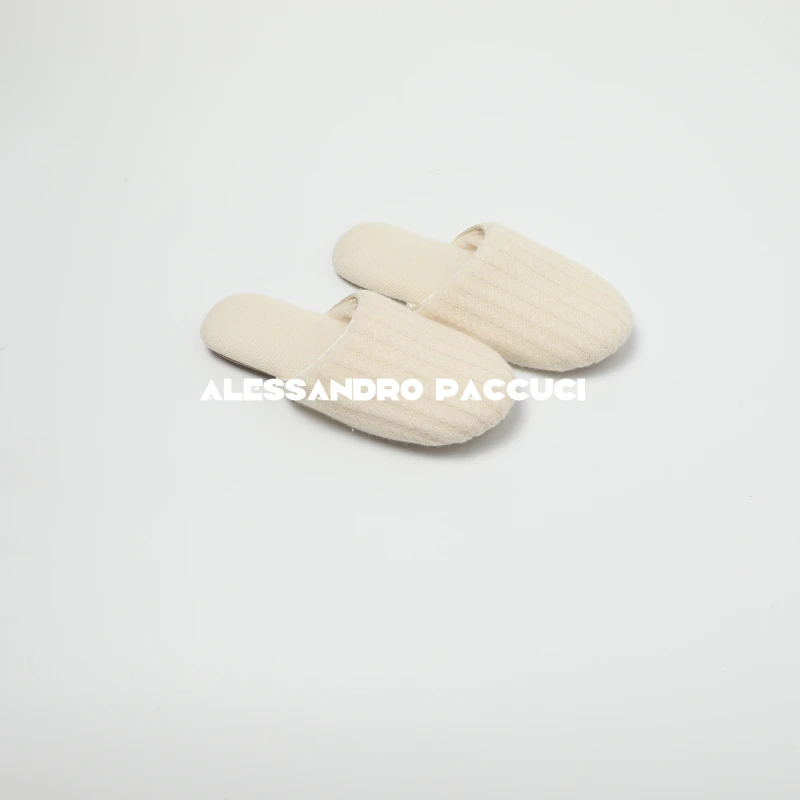 AP洛哥44229XT【踏云拖】山羊绒绞花时尚家居保暖包头拖鞋