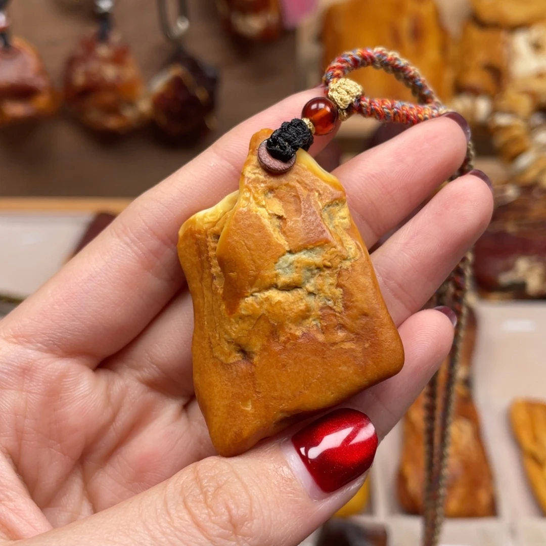 琥珀未镶嵌珠宝奇石