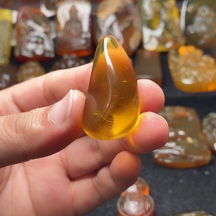 琥珀未镶嵌颈饰78