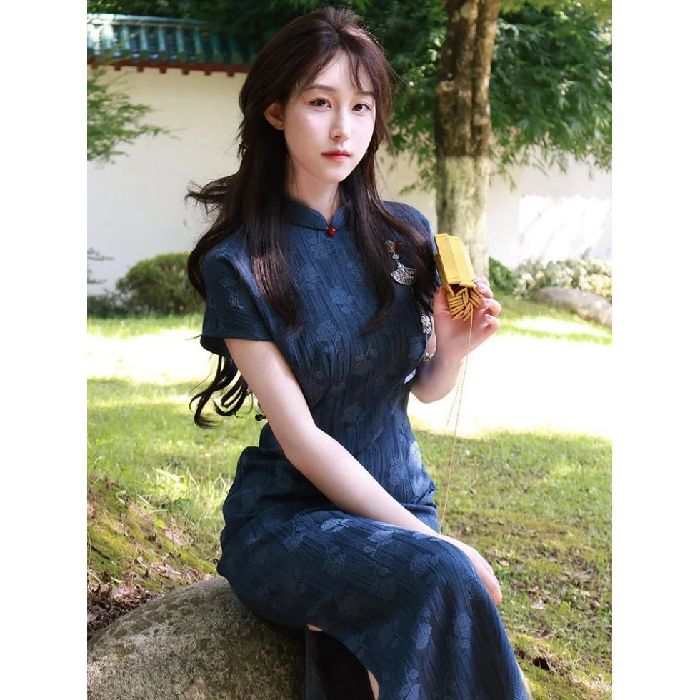 新中式旗袍改良年轻款少女2025新款夏季文艺复古蓝色提花日常可穿