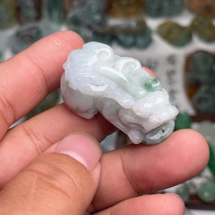 颈饰未镶嵌翡翠貔貅