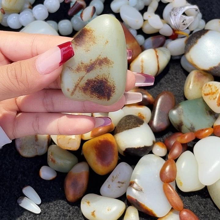 和田玉（糖玉）未镶嵌颈饰