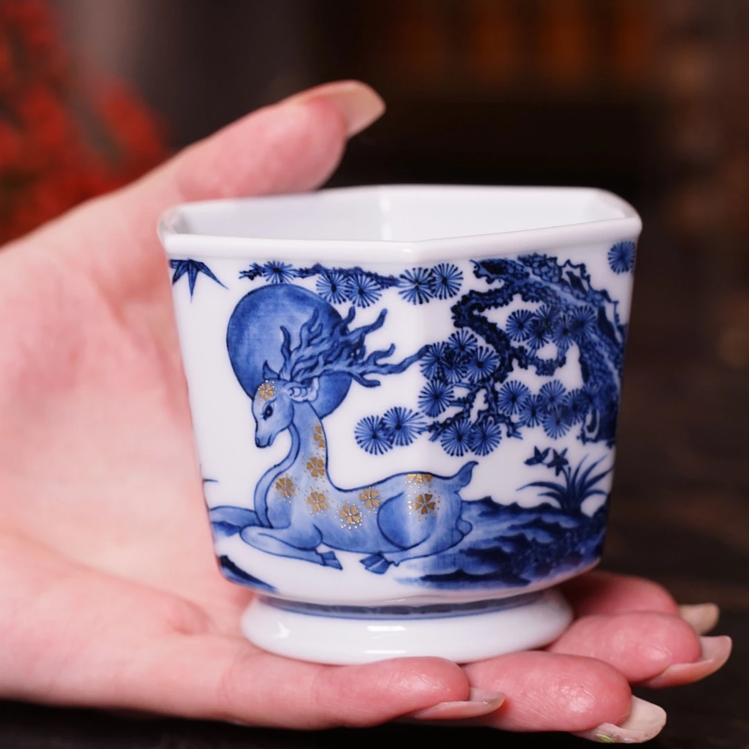 阳春白雪-青花釉里红松竹梅神鹿六方茶杯