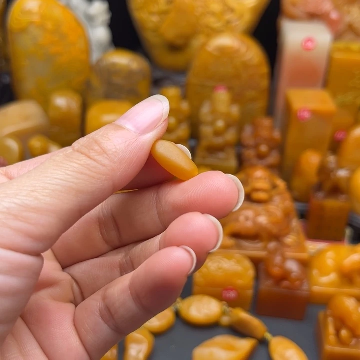 寿山石印石南*题材：工艺品