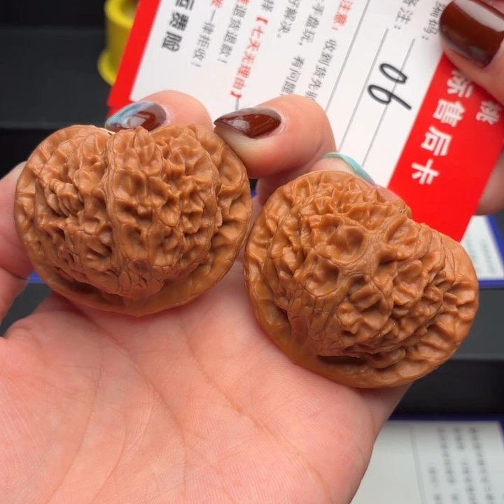 文玩核桃把件45尺桃心宫灯