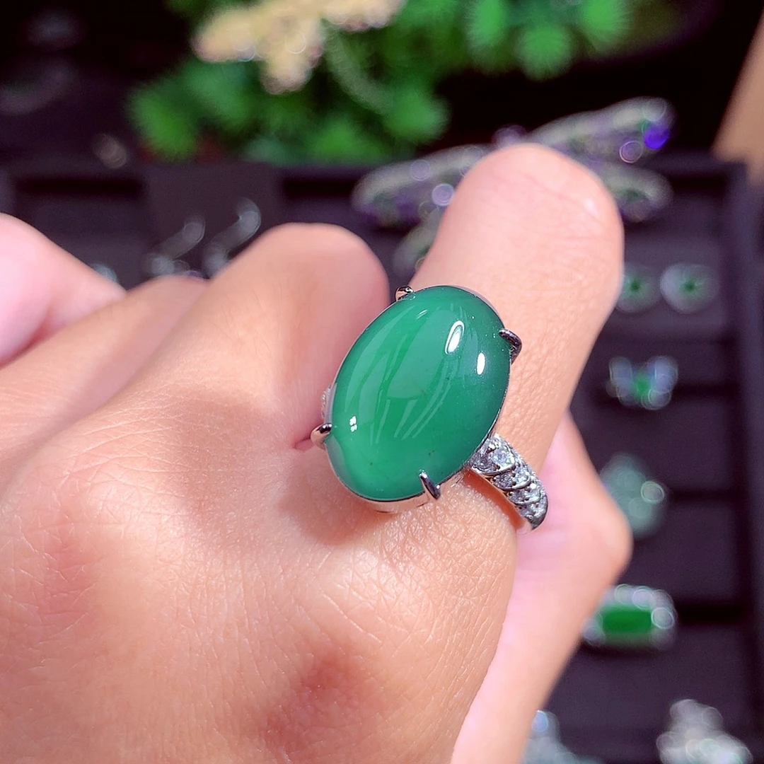 颈饰未镶嵌翡翠天然