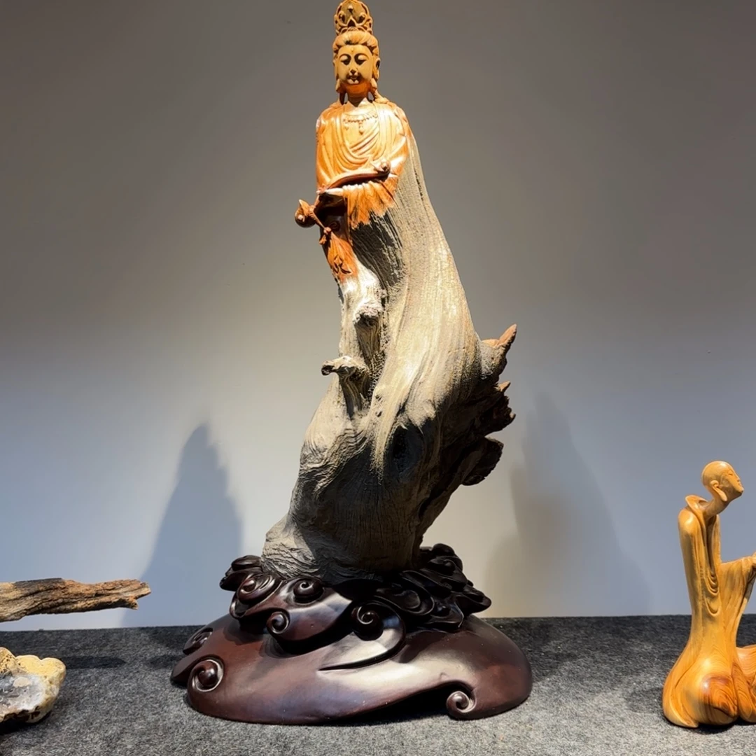 欣***8崖柏太行崖柏雕刻观音