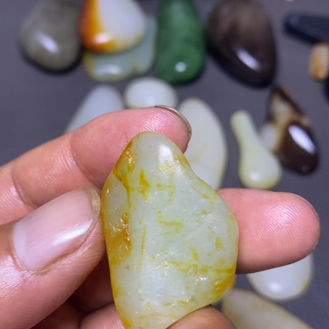 和田玉（糖玉）未镶嵌挂件