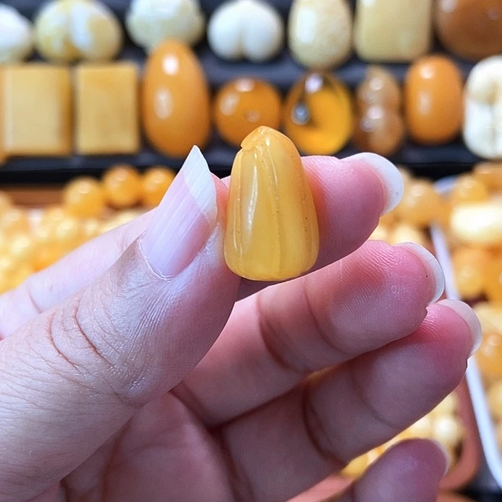 蜜蜡未镶嵌吊坠(不含链)