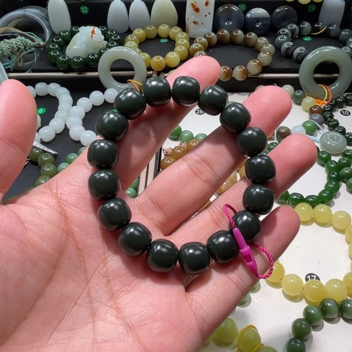 和田玉未镶嵌手串