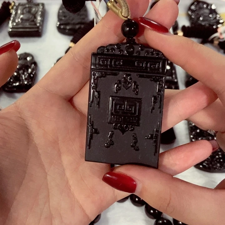 飞***郎翡翠未镶嵌颈饰翡翠