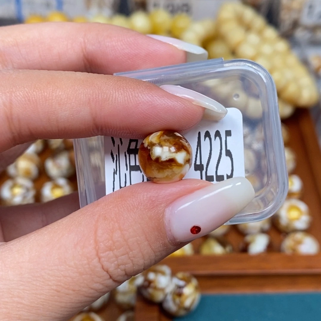 蜜蜡未镶嵌珠宝奇石4225